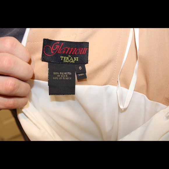 Size 0 White and Gemstone Homecoming/ formal dress - Picture 3 of 3